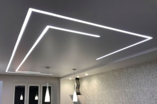 Световые линии на натяжных потолках в Бобруйске