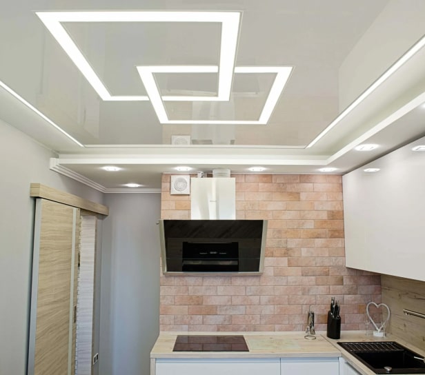 Глянцевые натяжные потолки в Бобруйске